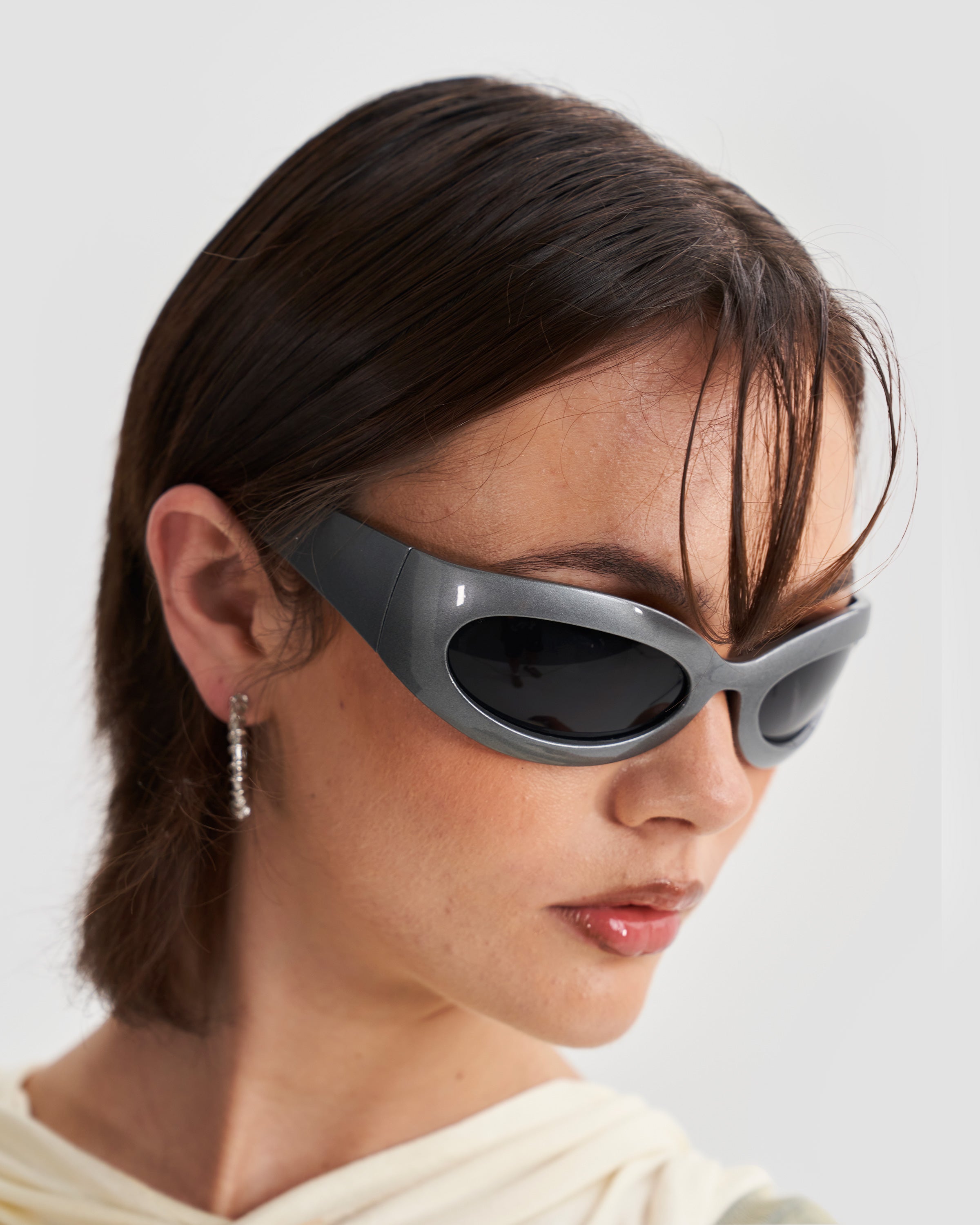 Oval Bug Sunglasses in Grey